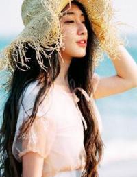 女主叫裴芊芊的